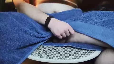 Under the desk online show from 8, 11, 2025