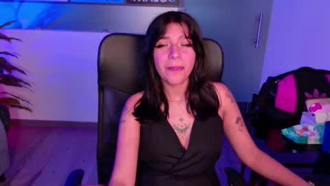 Snapshot of underbaby_ chatting on 4, 10, 2025 UnderBaby online show from 4, 10, 2025