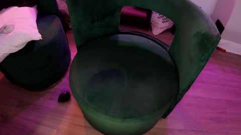 Snapshot of uniballboy chatting on 26, 2, 2026 Uni Ball online show from 26, 2, 2026