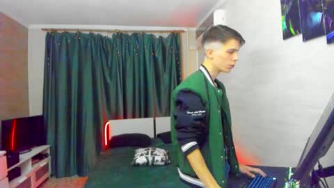 Snapshot of unitalex chatting on 6, 11, 2025 Alex online show from 6, 11, 2025