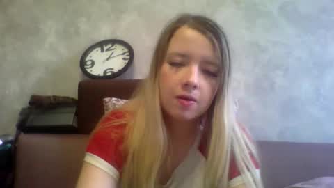 Snapshot of universeemily chatting on 3, 10, 2025 UniverseEmily online show from 3, 10, 2025
