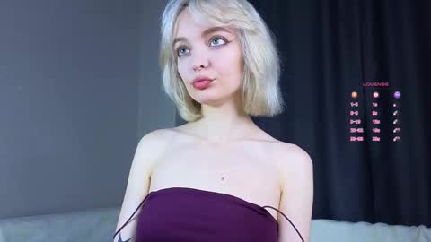 ShizukaShizuSHIZ online show from 15, 10, 2025