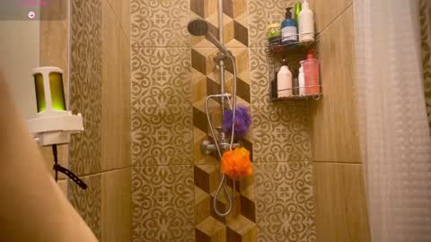 UnnaBella online show from 28, 1, 2025