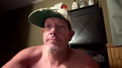 Snapshot of upallnight48 chatting on 8, 6, 2026 upallnight48 online show from 8, 6, 2026