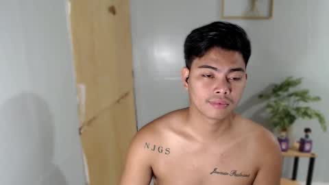 Snapshot of ur_asian_babe143 chatting on 7, 10, 2025 Jm online show from 7, 10, 2025