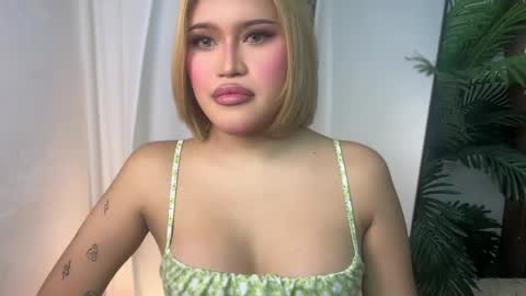 Snapshot of ur_bombshellpatty chatting on 6, 5, 2026 ur_bombshellpatty online show from 6, 5, 2026