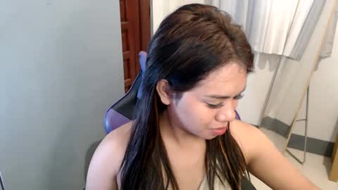 Snapshot of ur_cutiesthotasianxx chatting on 29, 12, 2024 Vee online show from 29, 12, 2024
