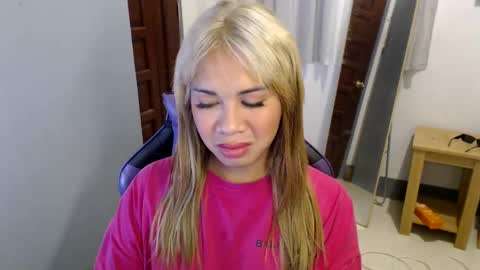 Snapshot of ur_cutiesthotasianxx chatting on 19, 1, 2025 Vee online show from 19, 1, 2025