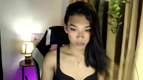 ur_dazzlingmorenaxx online show from 3, 10, 2025