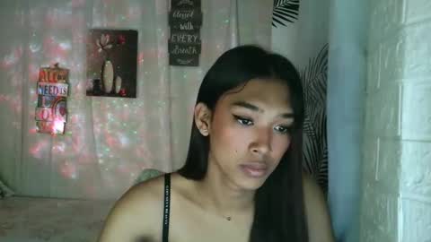 ur_dazzlingmorenaxx online show from 18, 2, 2026