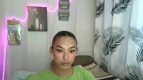 ur_dazzlingmorenaxx online show from 18, 5, 2026