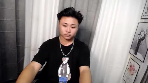 ur_hotguy online show from 1, 10, 2025