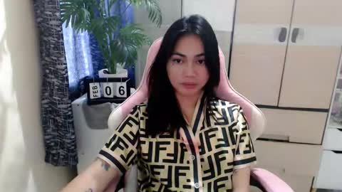 Snapshot of urasian_erica chatting on 5, 2, 2026 urasian_erica online show from 5, 2, 2026