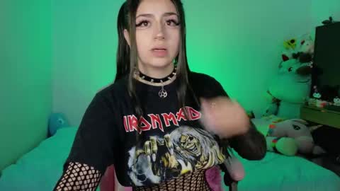 Snapshot of urbaby6irl chatting on 29, 5, 2026 Danielle online show from 29, 5, 2026