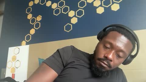 Snapshot of urbandick5 chatting on 17, 3, 2026 urbandick5 online show from 17, 3, 2026