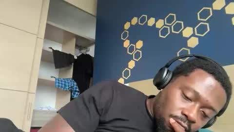 Snapshot of urbandick5 chatting on 6, 4, 2026 urbandick5 online show from 6, 4, 2026