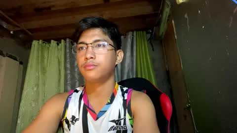 Snapshot of urcuteguy_jhonx chatting on 1, 10, 2025 Dannie online show from 1, 10, 2025