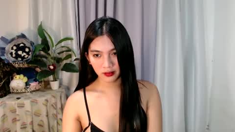 Snapshot of urdreamgirl_ chatting on 5, 2, 2025 Trixie online show from 5, 2, 2025