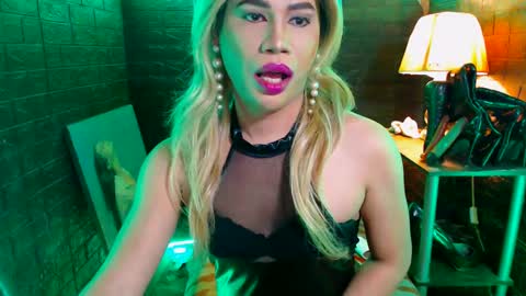 queen norelle online show from 13, 12, 2024