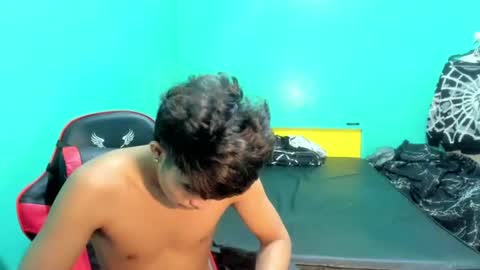 Snapshot of urhot_jeremyxx chatting on 15, 6, 2026 jeremy online show from 15, 6, 2026