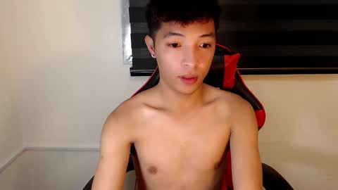 Snapshot of urhotethanxx chatting on 4, 11, 2025 Ethan online show from 4, 11, 2025