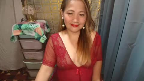 Snapshot of urhotmomzoey chatting on 14, 7, 2026 urhotmomzoey online show from 14, 7, 2026