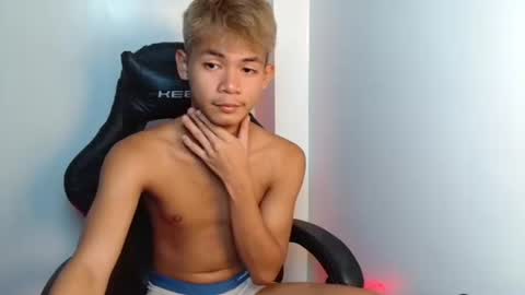 Snapshot of urhotpinoy_izaac chatting on 8, 10, 2025 simeon ulok online show from 8, 10, 2025