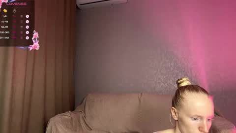 ElizabethLizy online show from 14, 10, 2025