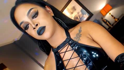 UrMajestyTyra online show from 9, 10, 2025