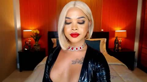 Snapshot of urmajestytyra chatting on 22, 6, 2026 UrMajestyTyra online show from 22, 6, 2026