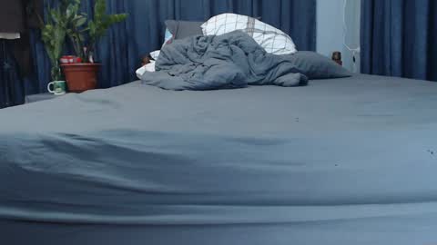 Mel online show from 8, 3, 2025