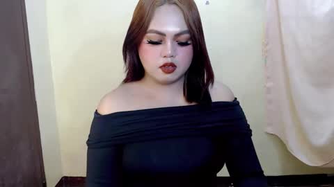 Snapshot of urslut_max chatting on 28, 4, 2026 maxie online show from 28, 4, 2026