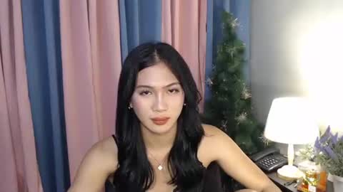 JUST CALL ME GWENNY online show from 8, 10, 2025