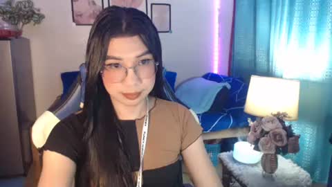 Snapshot of urwetasianprincessxx chatting on 6, 1, 2025 Ashley Kate Mateo Gray online show from 6, 1, 2025