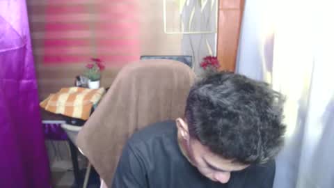 urwild_fuckerxx online show from 18, 11, 2025