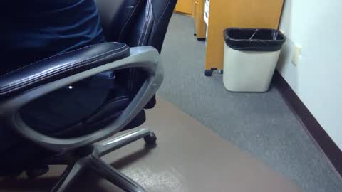 useemie online show from 28, 10, 2025