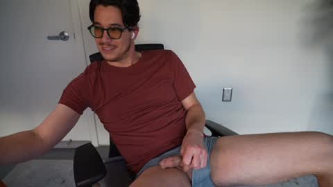 Snapshot of userinca chatting on 5, 1, 2025 Hi online show from 5, 1, 2025