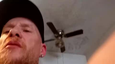 Snapshot of ushavingfun69 chatting on 14, 4, 2026 ushavingfun69 online show from 14, 4, 2026