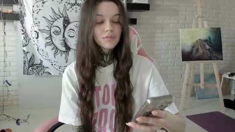 Snapshot of uwu_eva chatting on 11, 3, 2025 Eva online show from 11, 3, 2025