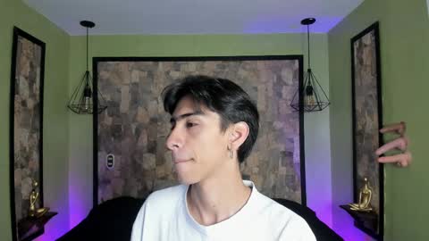 Snapshot of uyukie chatting on 12, 9, 2025 UYUKIE online show from 12, 9, 2025