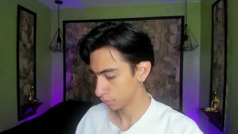 Snapshot of uyukie chatting on 23, 9, 2025 UYUKIE online show from 23, 9, 2025