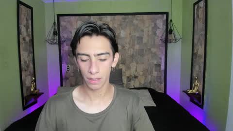 Snapshot of uyukie chatting on 24, 9, 2025 UYUKIE online show from 24, 9, 2025