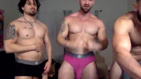 Snapshot of v4lenci chatting on 25, 10, 2025 Valenci online show from 25, 10, 2025