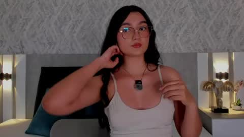 Snapshot of vaalentina_lux chatting on 1, 6, 2026 Vaalentina Lux online show from 1, 6, 2026