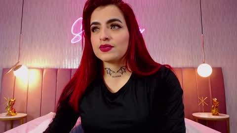 Snapshot of vaaleriee_miller_ chatting on 8, 1, 2025 valeriee miller online show from 8, 1, 2025