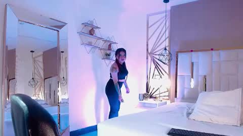 Snapshot of vaaleriee_miller_ chatting on 24, 2, 2025 valeriee miller online show from 24, 2, 2025