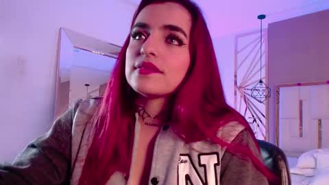 Snapshot of vaaleriee_miller_ chatting on 7, 3, 2025 valeriee miller online show from 7, 3, 2025