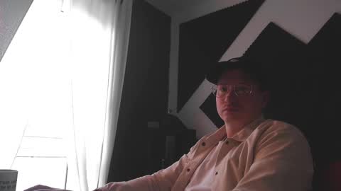 Snapshot of vacation__ chatting on 25, 3, 2026 vacation__ online show from 25, 3, 2026