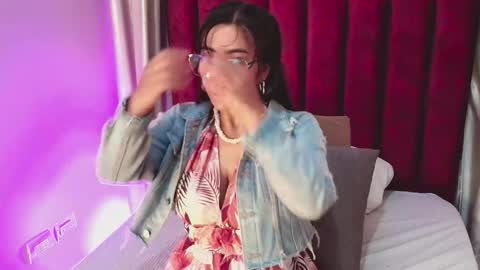 VaiaLowell online show from 20, 2, 2026