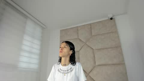 V A I O L E T T  S M I T H online show from 17, 9, 2025